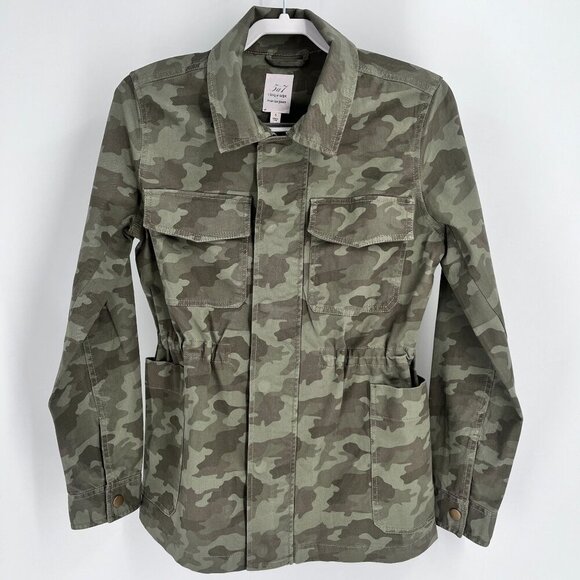Cinq à Sept Ladies Camouflage Jacket. Size S  Button Close Cinch Waist Pockets - Picture 1 of 10